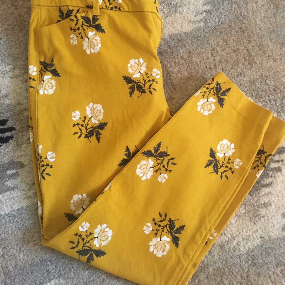Old Navy Pixie Capri - 14